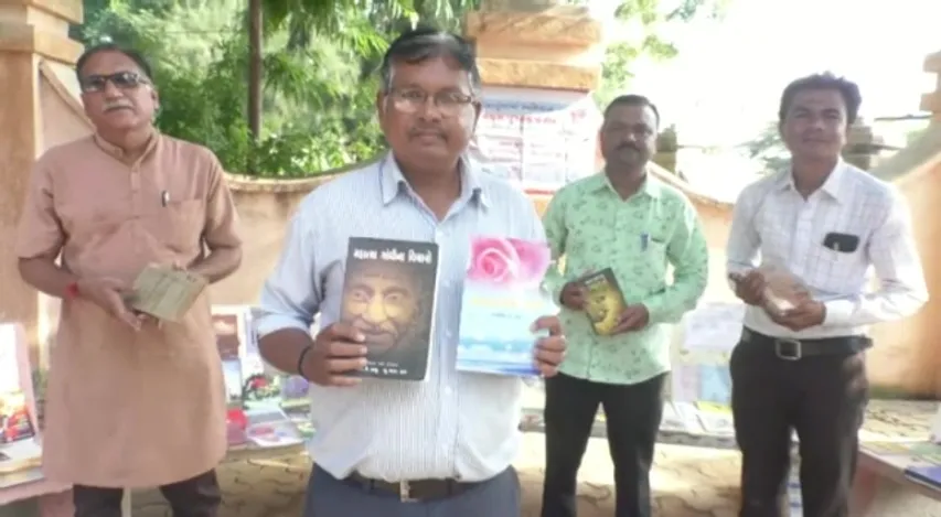 સુરેન્દ્રનગર : “માતૃભાષા જાગૃતિ અભિયાન”, વસાડવા પ્રાથમિક શાળાના આચાર્યની અનોખી પહેલ