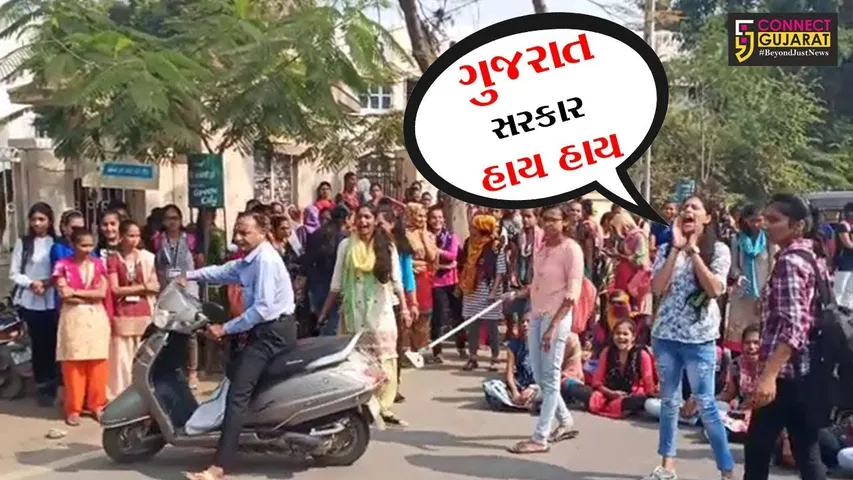 ભાવનગર : ગાંધી કોલેજની વિદ્યાર્થીઓનીઓ લાકડીઓ સાથે ઉતરી આવી રસ્તા પર, જુઓ કેમ ?