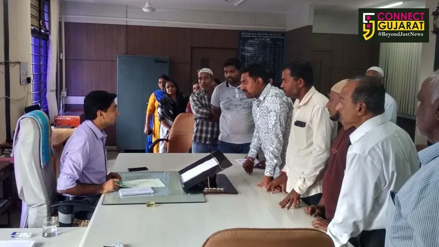 લીંબડી: ગેરકાયદેસર ચાલતું કતલખાનું બંધ કરાવવાની માંગ સાથે હિન્દૂ-મુસ્લિમ સમાજના લોકોએ આપ્યું આવેદન