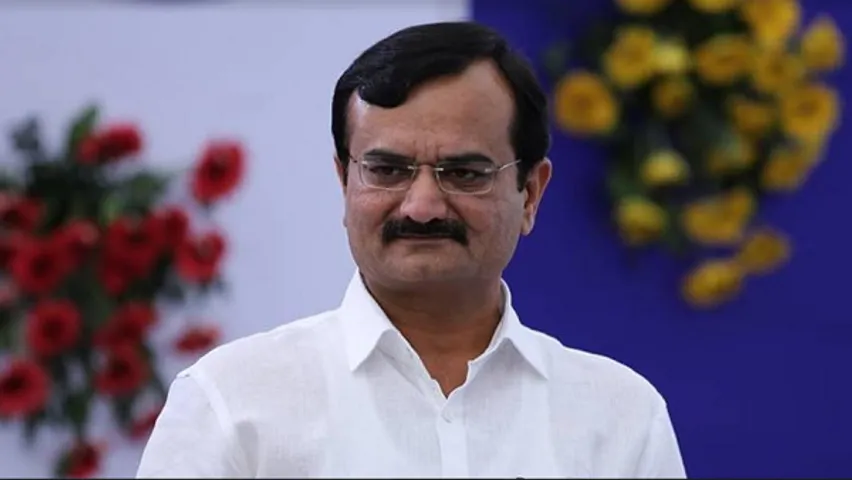 ઓગષ્ટ મહિનાના તમામ તહેવારો પર “કોરોના”એ લગાવી બ્રેક, વાંચો ગૃહમંત્રી પ્રદિપસિંહ જાડેજાએ શું કરી જાહેરાત