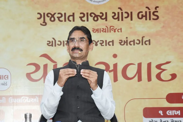 દાહોદ : ગુજરાત રાજ્ય યોગ બોર્ડના ચેરમેનનો લોકોને સંદેશ, મનુષ્યમાં રહેલી રોગપ્રતિકારક શક્તિ જ હાલ “વેક્સિન”