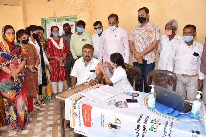 જામનગર: ઠેરઠેર વેક્સિનેશન કેમ્પ કરી સેવા સંસ્થાઓ મનાવી રહી છે રસીકરણ ઉત્સવ