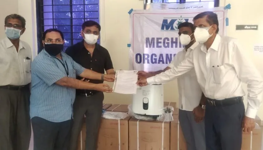 ભરૂચ: દહેજની યોકોહામા અને મેઘમણી કમ્પનીએ ઓક્સિજન કોન્સ્ટ્રેટર મશીન કલેકટરને અર્પણ કર્યા