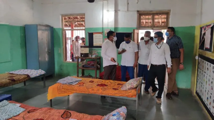 ભરૂચ: હાંસોટના ઇલાવ ગામે સરકારી શાળામાં 10 બેડનું આઇશોલેશન સેન્ટર તૈયાર કરાયું, વાંચો કોણ સારવાર લઇ શકશે