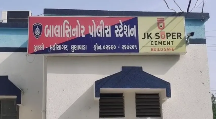 મહીસાગર : બાલાસિનોર પોલીસે રૂ. 17 લાખના વિદેશી દારૂ સાથે ટ્રક ઝડપી પાડી, ટ્રકચાલક ફરાર