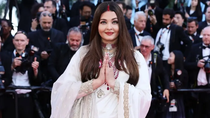  Aishwarya Rai Bachchan First Look 
