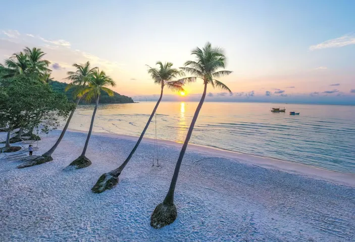 Credit - Unsplash - Vivu Vietnam - Sao Beach in Phu Quoc, Vietnam
