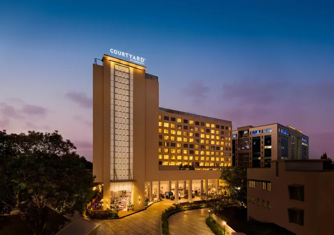 1. Courtyard By Marriott Mumbai International Airport - Facade (3)