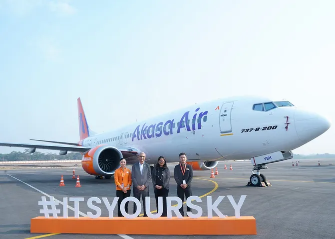 Vinay Dube, Founder and Chief Executive Officer, Akasa Air, and Priya Mehra, Chief of Governance & Strategic Acquisitions, Akasa Air, alongside Akasa Air’s first purpose built aircraft displayed at the WINGS India