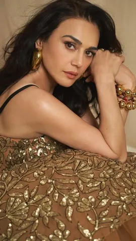 preity zinta donates 1.10cr