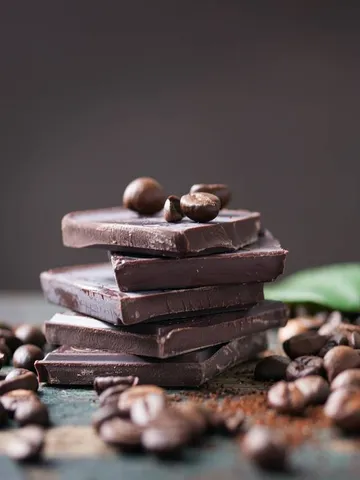 डार्क चॉकलेट खाने के गजब के फायदे