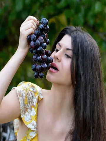 प्रेग्नेंसी में काले अंगूर खाने से मिल सकते हैं ये फायदे