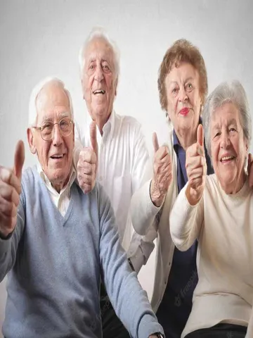 आपको जल्दी बूढ़ा नहीं होने देंगी ये 7 चीजें