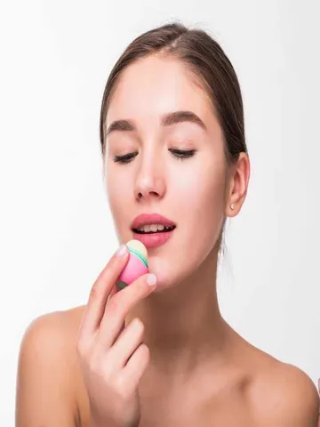 मुलायम होंठ के अलावा ऐसे भी कर सकते हैं LIP BALM का इस्तेमाल