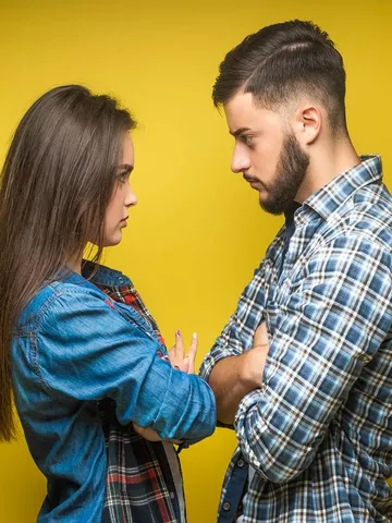 नाराज है बॉयफ्रेंड, मनाने के लिए अपनाएं ये टिप्स