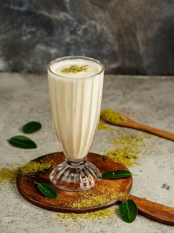 दूध में इलायची मिलाकर पीने के 5 फायदे