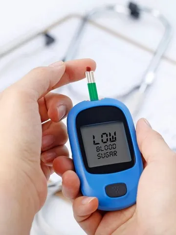 अचानक शुगर लो हो जाने पर करें ये 5 आसान उपाय