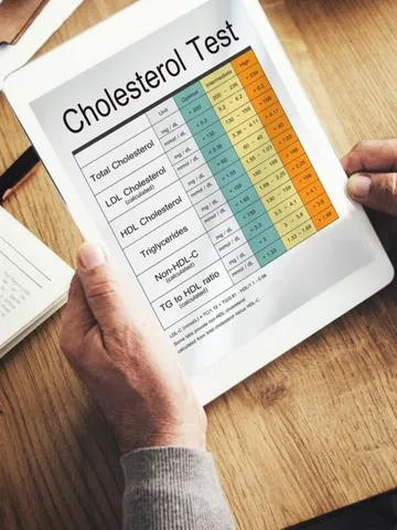 बिना पकाए खाएं ये 5 चीजें, बाहर कर देंगी नसों में जमा Bad Cholestrol