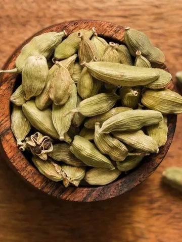 Diabetes: इलायची का पानी से कंट्रोल करें शुगर लेवल