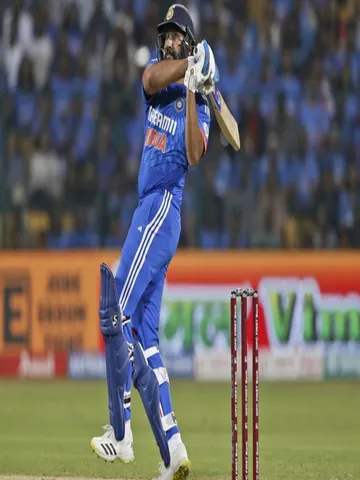 टेस्ट की एक पारी में सबसे ज्यादा छक्के लगाने वाले भारतीय