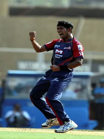 IPL में डेथ ओवर्स में इन तेज गेंदबाजों की हुई सबसे ज्यादा कुटाई