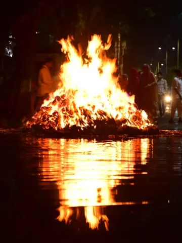 Holika Dahan के दिन भूलकर भी नहीं करना चाहिए ये काम, माना जाता है अशुभ