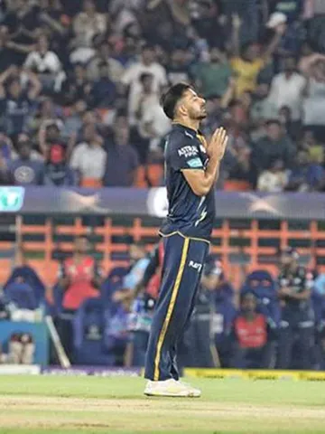 मुंबई इंडियंस के खिलाफ सबसे ज्यादा विकेट लेने वाले गेंदबाज