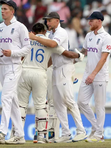 टेस्ट मैच में सबसे कम स्कोर पर पारी घोषित करने वाली टीमें