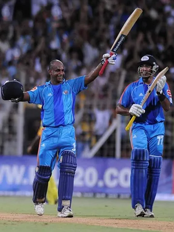 IPL में मुंबई इंडियंस के लिए शतक लगाने वाले बल्लेबाज