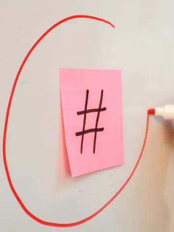 हैशटैग '#' के बिना अधूरा है सोशल मीडिया, क्या जानते हैं इसका असली नाम?