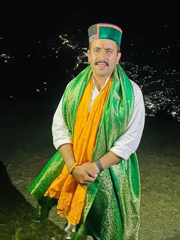 कौन हैं विक्रमादित्य सिंह? कंगना को दे रहे चुनौती