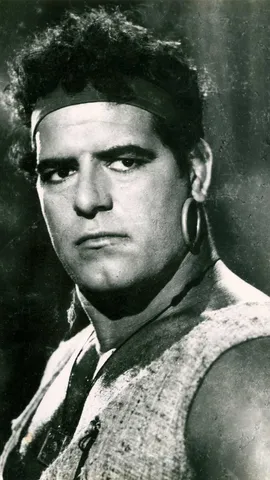 Dara Singh A person whose humanity was not believed by the people
