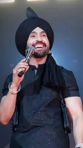 Diljit Dosanjh spoke to fans during his Ahmedabad concert (9)