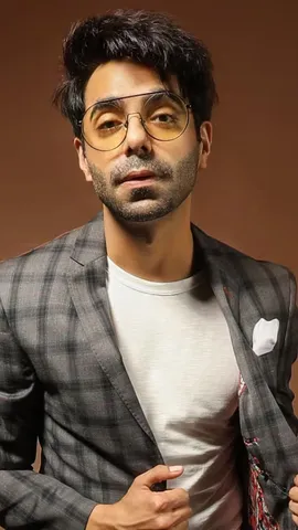 From cricket to comedy Know the unheard things about Aparshakti Khurana (5)