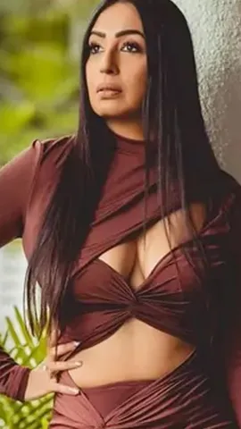 Actress Kashmira Shah met with an accident; said 'God's (6)