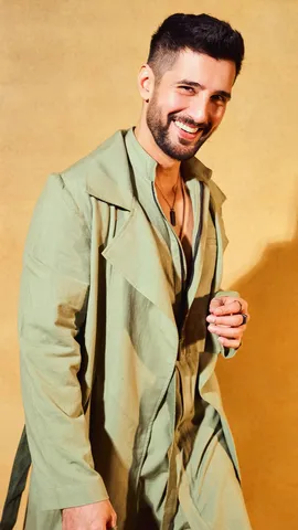Actor Aditya Seal cuts his hair and adopts a bold new look (9)