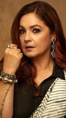 Pooja Bhatt remained in the headlines in the 90s with her bold photoshoots (7)