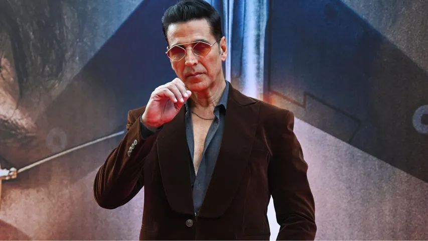 Hera Pheri 3 Controversy: Akshay Kumar broke his silence, said- it is wrong to call Paresh Rawal an 'idiot', the matter is in court