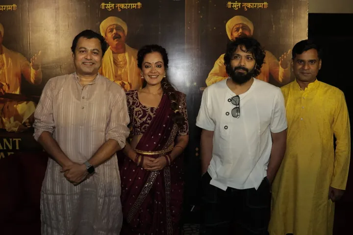 Amid the storm of language controversy the film on famous Marathi poet Sant Tukaram is released in Hindi (2)