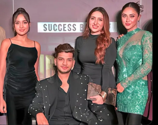 First Copy star anti-hero Munawar Faruqui with glam co-stars