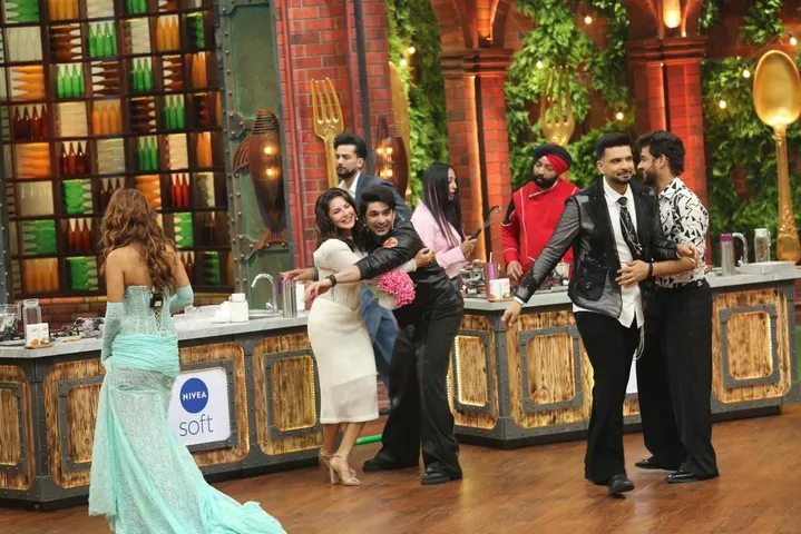 In the Laughter Chefs Show Elvish Yadav and Abhishek Kumar will compete for a date with Sunny Leone (3)