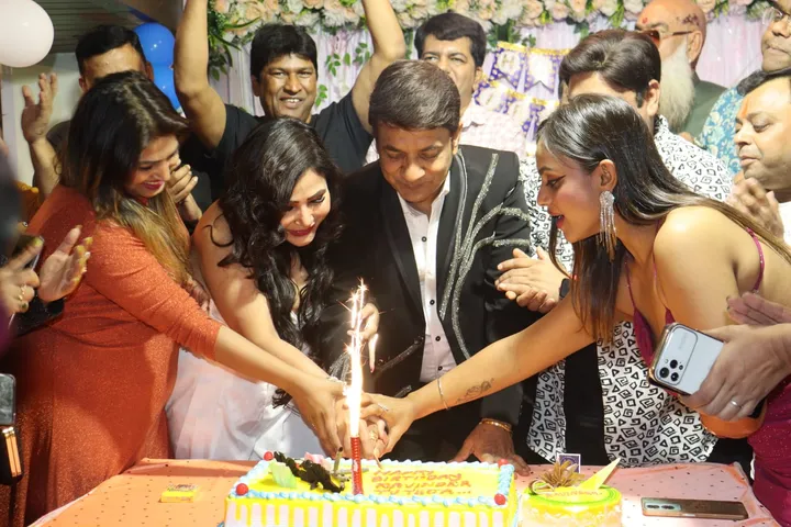 Famous celebrities attend house party on filmmaker Ravindra Tuteja birthday