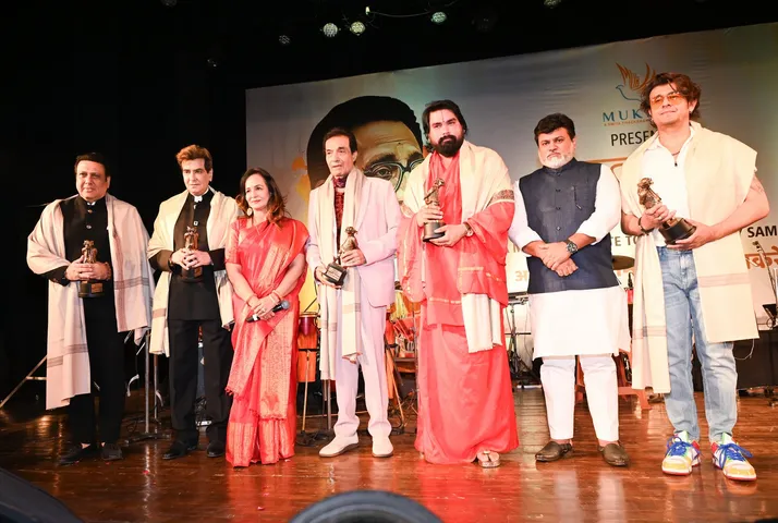 Govinda, Jitendra Kapoor, Smita Thackrey, Sri Sri Tulsidaji, DheerajKumar, Uday Samat, Sonu Nigam