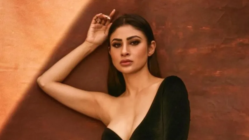 mouni roy.png