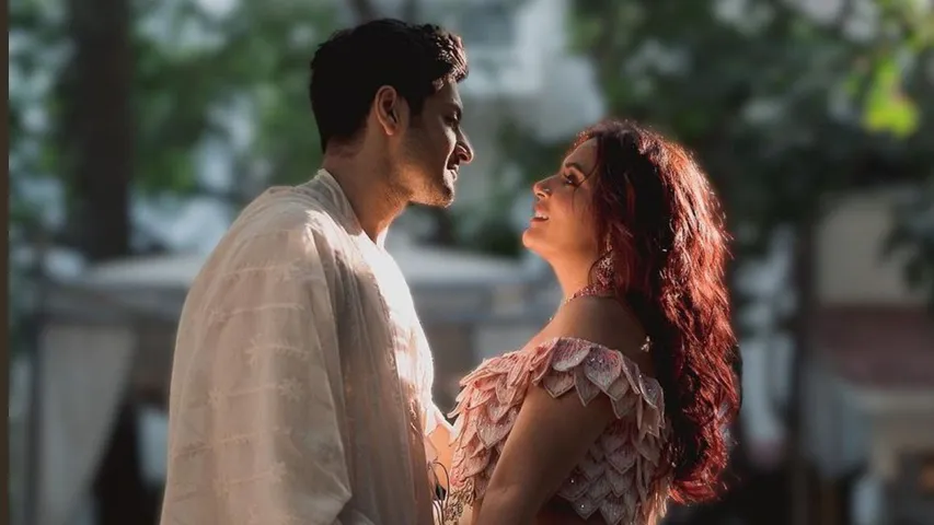 richa_chadha_and_ali_fazal_look