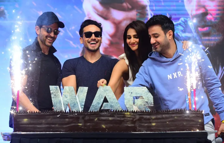 Photos: ऋतिक रोशन, टाइगर श्रॉफ और वाणी कपूर ने सेलिब्रेट की ‘वॉर’ की सक्सेस पार्टी