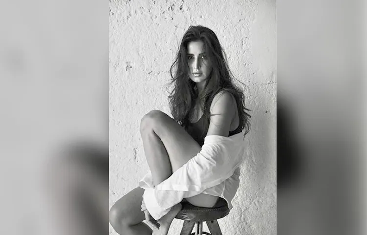 शर्ट उतारकर ब्लैक ड्रेस में सेक्सी पोज देती नजर आई कैटरीना कैफ, वीडियो हुआ वायरल