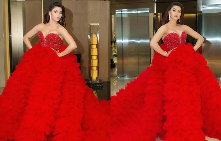 730 घंटों में बनकर तैयार हुआ Urvashi Rautela का ये आउटफिट, गाउन को सेट करने के लिए बुलानी पड़ी अलग टीम