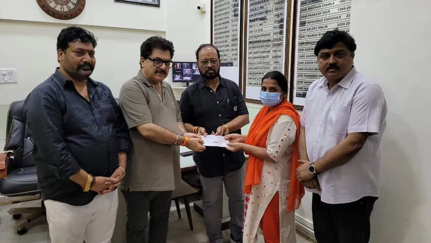 कोरोना से मृत टेक्नीशियन के परिजन को  एफडब्लूआइसीई की पहल पर मिली 11 लाख की आर्थिक मदद