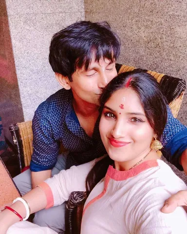 शादी की सालगिराह निवान सेन और नीलू महादुर